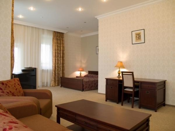Marco Polo Hotel Ульяновка Екстер'єр фото