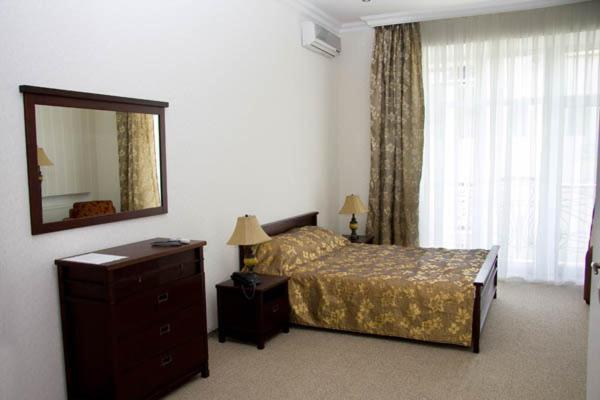 Marco Polo Hotel Ульяновка Екстер'єр фото